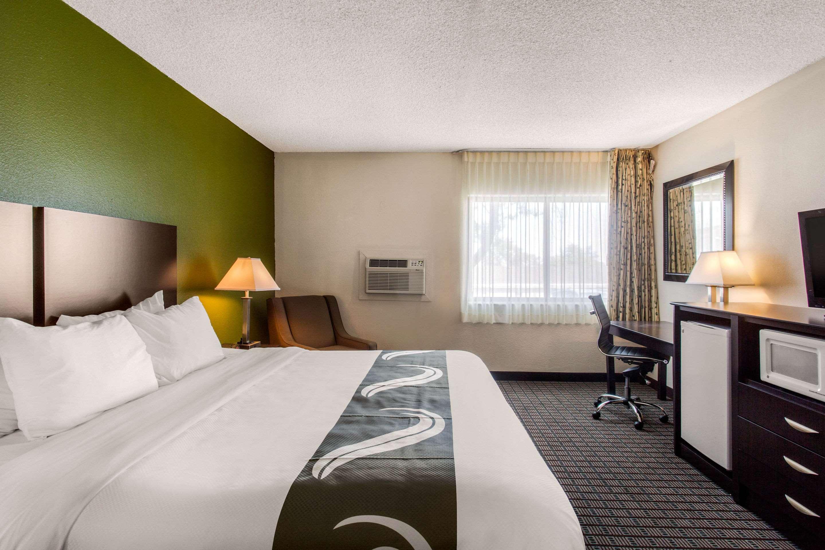 Quality Inn Stateline Wendover Bagian luar foto