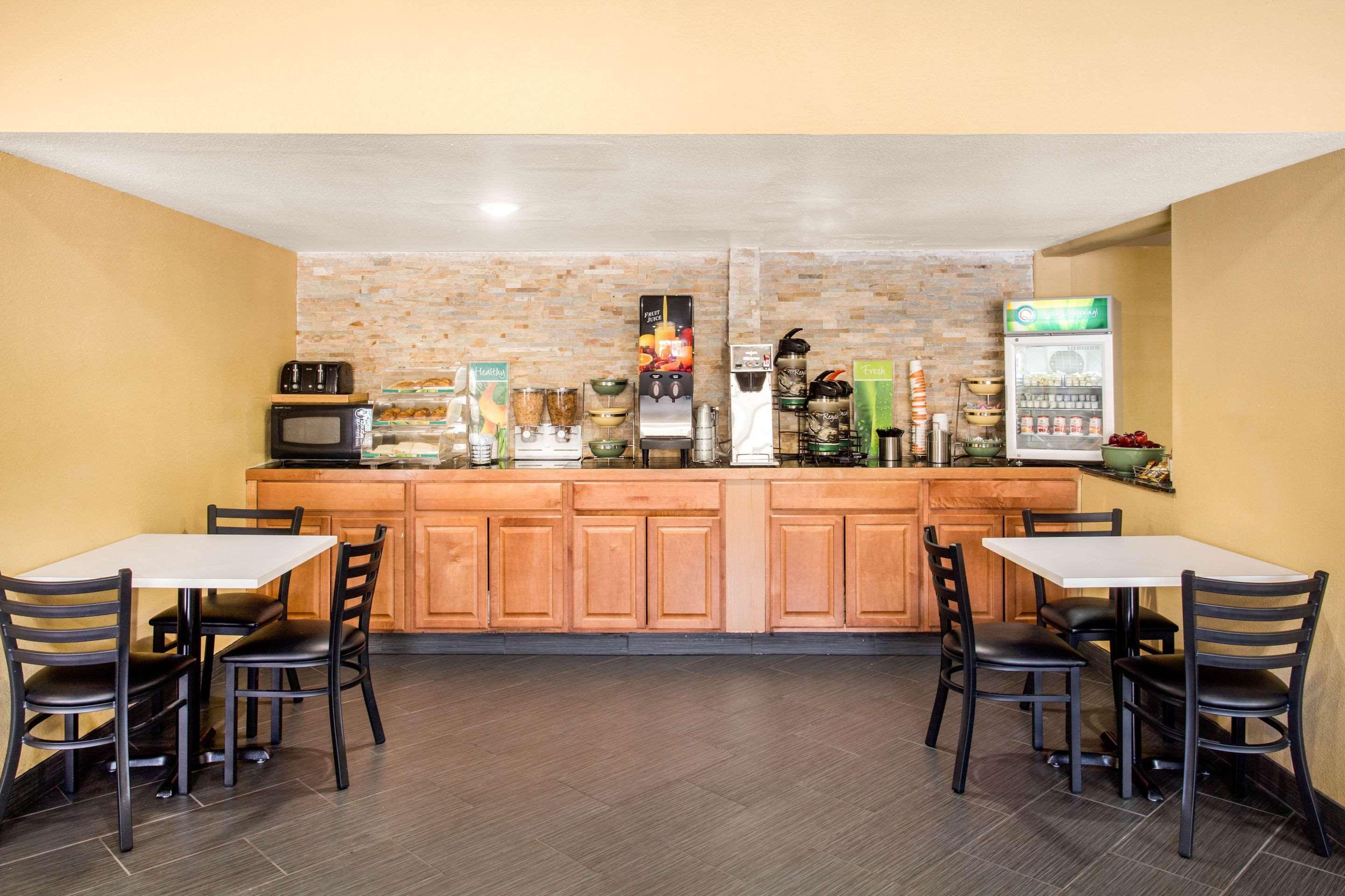 Quality Inn Stateline Wendover Bagian luar foto
