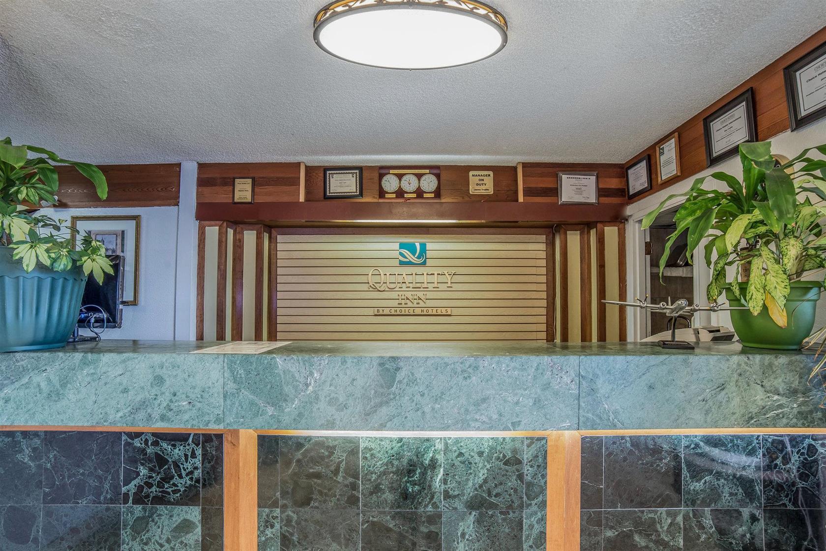 Quality Inn Stateline Wendover Bagian luar foto